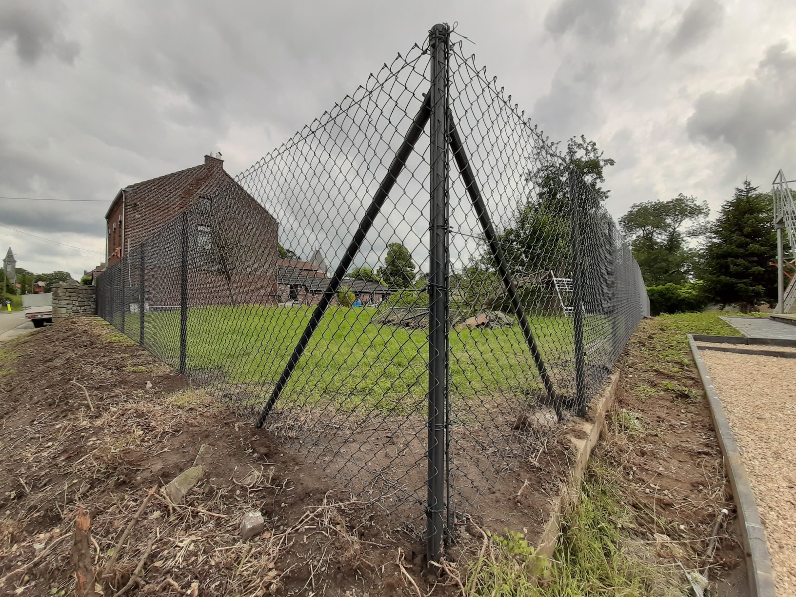Clôture souple grillage posée dans le Condroz par Clair et Vert